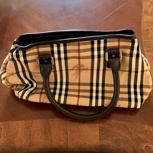 Vintage BURBERRY handbag in GREAT condition